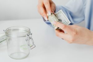 השפעת דמי ניהול על החיסכון לטווח ארוך — המדריך המלא ל-2026