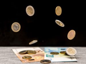 אקסלנס טרייד — עמלות ומבצע ה-Cashback 2026: כמה זה באמת שווה